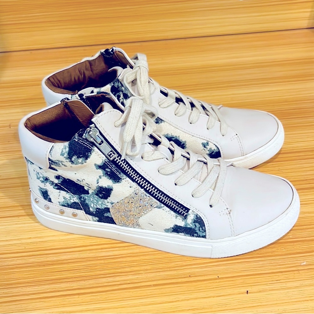 DV Dolce Vita Alana High Top White w/ Blue Tie Dye Sneakers 7.5